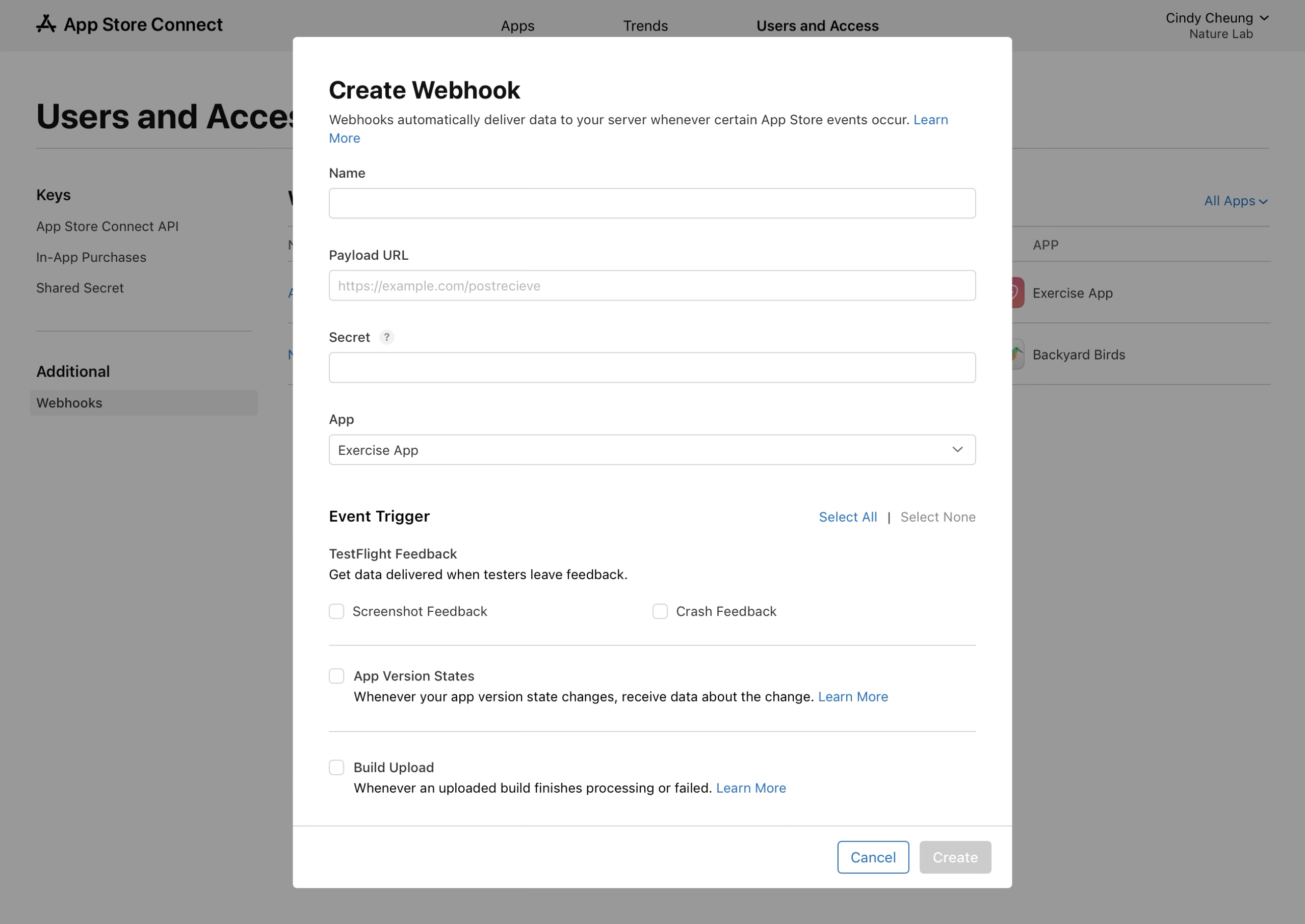 フォームのスクリーンショット。「名前」、「ペイロードURL」、「シークレット」、ドロップダウンメニュー付きの「アプリ」というラベルの付いたフィールドがある。イベントトリガーに関するオプションもある。