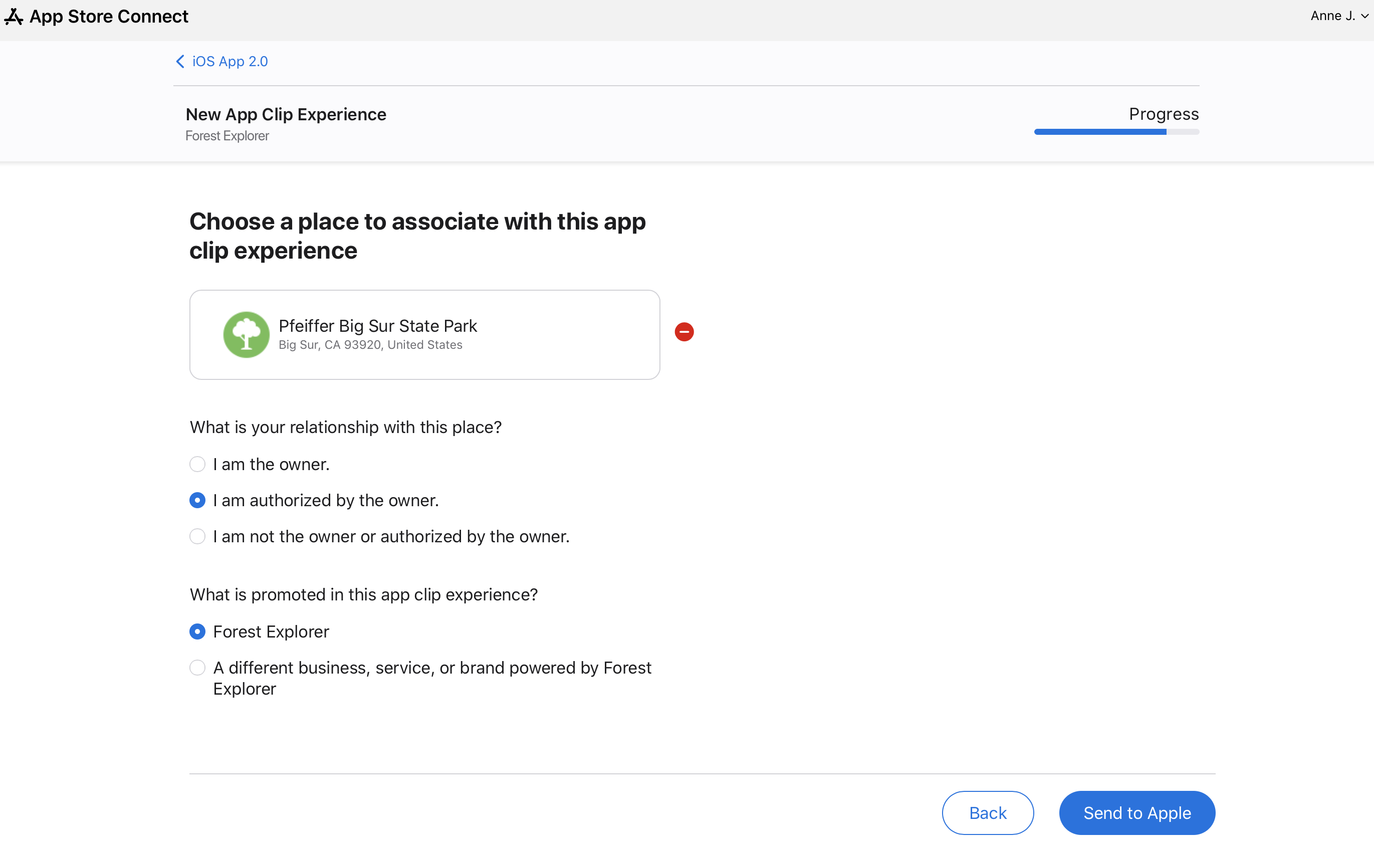 “이 앱 클립 경험에 연결할 장소를 선택합니다(choose a place to associate with this app clip experience.)”라고 기재된 창을 보여주는 스크린샷입니다.